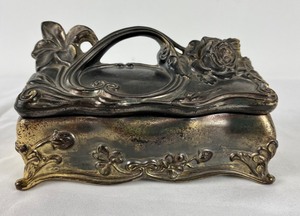 lot 54 image: Antique Early 1900s Jewelry Box With Silk WWI French Souvenir Handkerchief