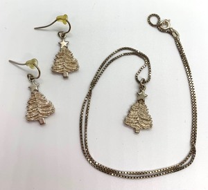 lot 124 image: Sterling Silver Christmas Jewelry ( Incl. Breakell Brand) and 4 Sterling Collar Necklaces