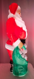 lot 92 image: Vintage Empire Blowmold Light-Up Santa Yard Decor - 4 Feet Tall