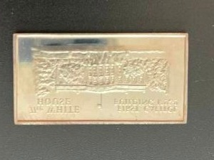 lot 5 image: 300 Grains 999 Silver The White House Commemorative Bar