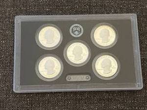 lot 124 image: United States 2011 Mint America the Beautiful Quarter Silver Proof Set (S)