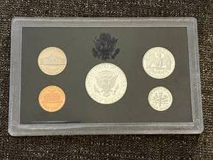 lot 132 image: 1996 United States Mint Silver Proof Set