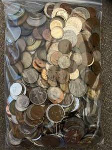 lot 158 image: Large Mixed Lot of coins from around the world