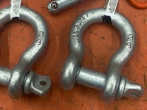 Lot Of (2) Orange Head 34 x 3 Detent Pins & (2) 34 Clevises