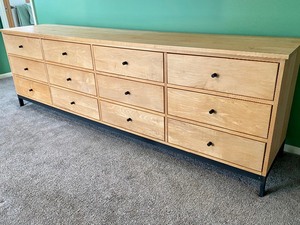 lot 16 image: Exceptional Long & Lean Maple Chest of Drawers