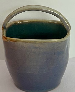 lot 8 image: Two Pottery Baskets by Averill Kronick