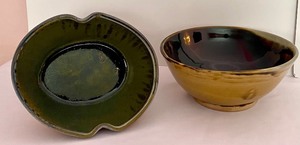 lot 7 image: Two Pieces of Pottery