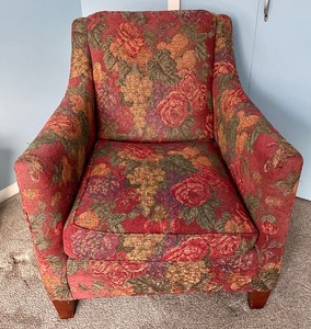 lot 153 image: Fancy Floral Chair
