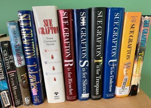 lot 104 image: Sue Grafton Books