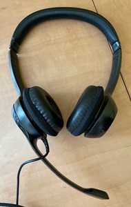 lot 123 image: Logitech Clear Chat Comfort USB Headset