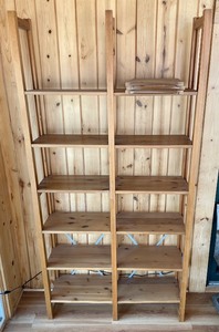 lot 134 image: Wonderful Wooden Shelf