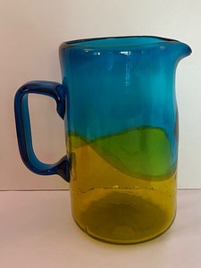 lot 85 image: Fun Vintage Colorful Glassware
