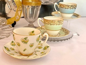 lot 79 image: A Lovely Array of Beautiful Glassware