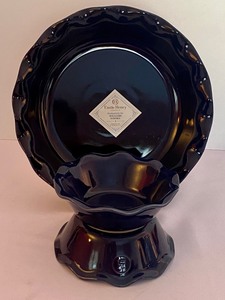 lot 73 image: Three Pieces of Emile Henry Bakeware