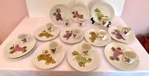 lot 51 image: Set of 11 Vintage Grape Painted Snack Sets