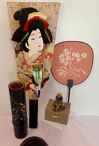 lot 46 image: Vintage Decorative Asian Inspired Items