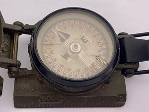lot 180 image: Vintage WW2 US Engineers Corp USCE Compass