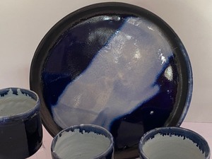 lot 181 image: Four Pieces of Pottery by Averill Kronick