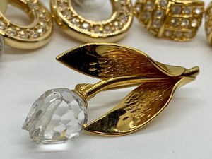 lot 196 image: Swarovski Earrings and Swarovski Rose Brooch