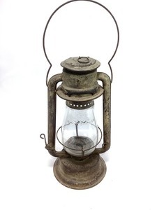 lot 184 image: Old Lantern