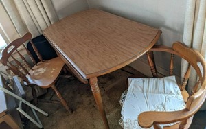 lot 82 image: 472730 drop leaf table with ...