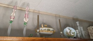 lot 88 image: 9 candle holders, decorative dove p...
