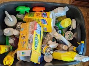 lot 99 image: Tote full of cleaning supplies (see...