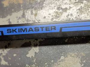 lot 25 image: Skimaster HT271 cross country skis ...