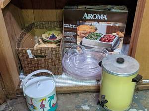 lot 29 image: Aroma Buffet server and warming tra...