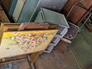 lot 41 image: 3 Vintage TV trays on a stand with ...