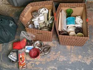 lot 43 image: 2 boxes of kitchenware (see photos ...