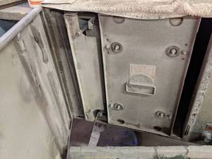 lot 122 image: Commercial Smokeeter air purificati...
