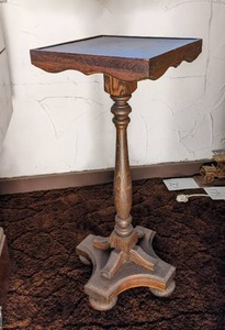lot 175 image: Vintage square top side table 12 X...