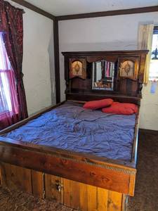 lot 178 image: Vintage Waterbed with Lighted Headb...