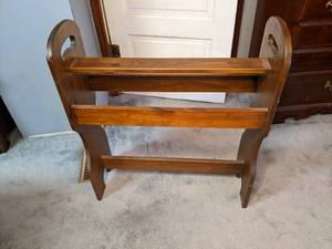 lot 187 image: Vintage Quilt Rack 27.5 X 10 X 31...