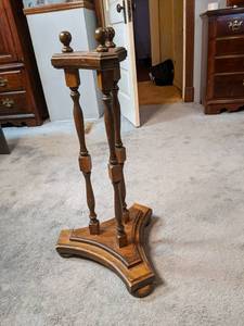 lot 194 image: Vintage Stand 17 X 30.5 ...