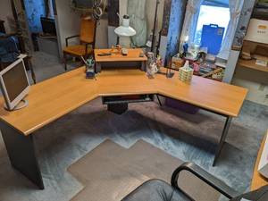 lot 198 image: Corner Office Desk Contents Not In...