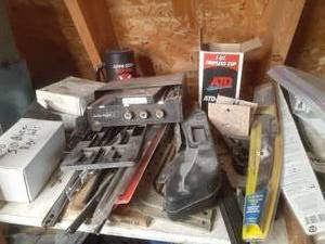 lot 261 image: Shelf of Contents (Includes hardwar...