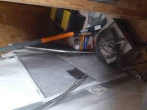 lot 276 image: 48 Malco Nylon Ties, Pole Saw, and...