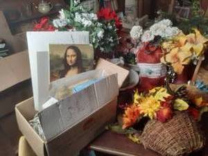 lot 288 image: Floral Decor, Print Reproductions, Christmas Lights, and Other Crafting Items See Photos