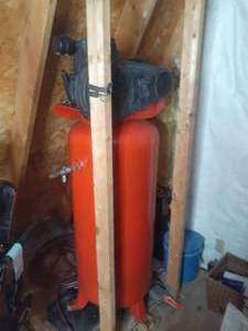 lot 4 image: Husky 60 Gallon (135 PSI) Air Compressor This Item is upstairs of Garage