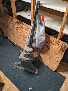 lot 236 image: Electric Shop Sweep and piece of pa...