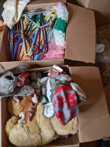 lot 253 image: Box of Stuffed Animals, and Box of ...