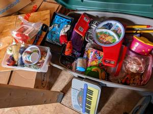 lot 259 image: Vintage Toys in Hinged Cover Tote ...