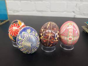 lot 30 image: Vintage Pysanky Egg Collection