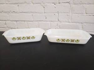 lot 25 image: Fire King Ovenware Casserole Group
