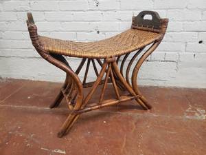 lot 78 image: Mid-Century Rattan Vanity Bench