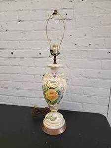 lot 73 image: Vintage Porcelain and Gilt Vase Table Lamp