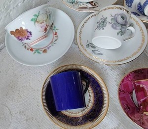 lot 106 image: Collection of Porcelain Cup and Saucers