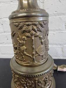 lot 47 image: Mid Century Brass Table Lamp